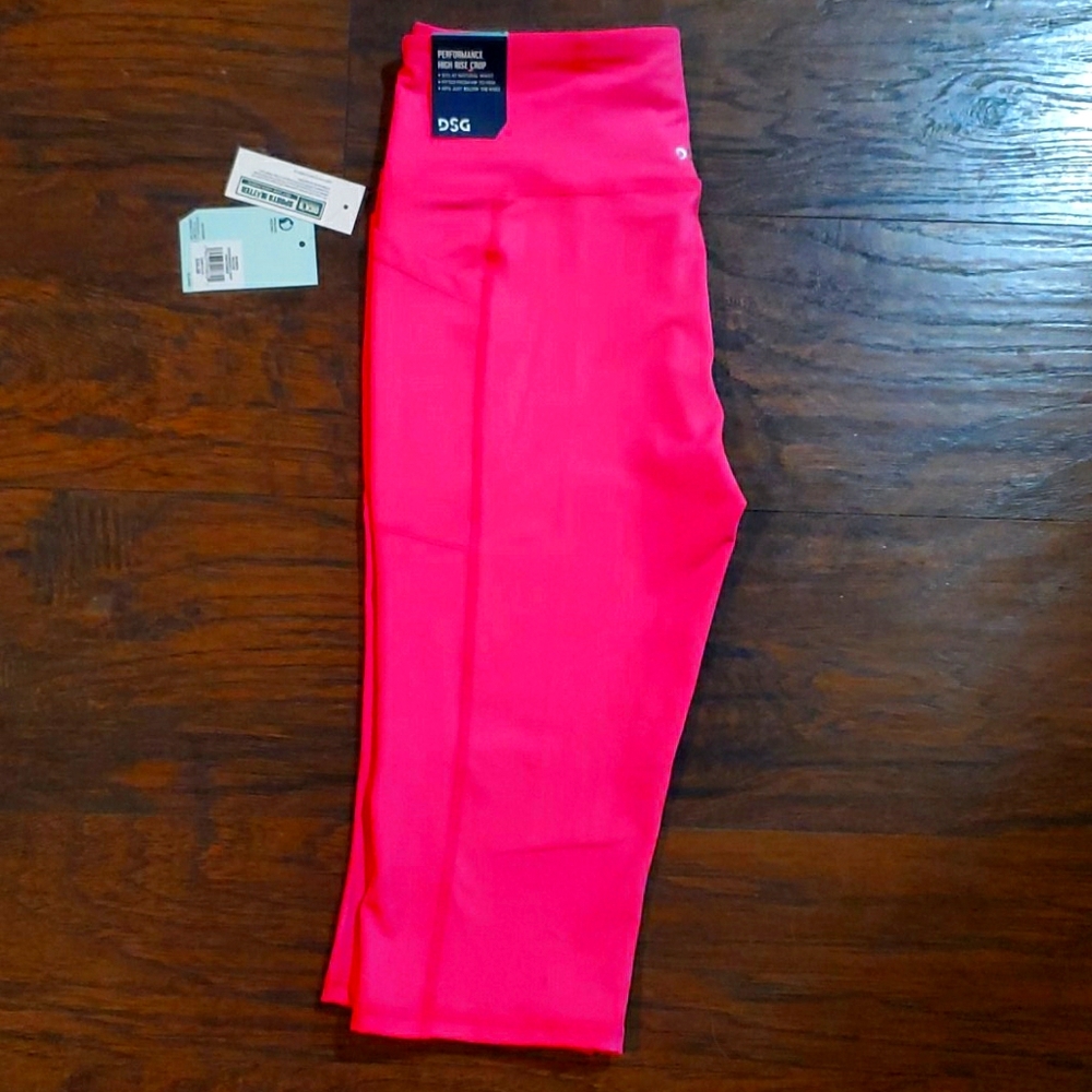 NWT----DSG Performance High Rise Crop Leggings